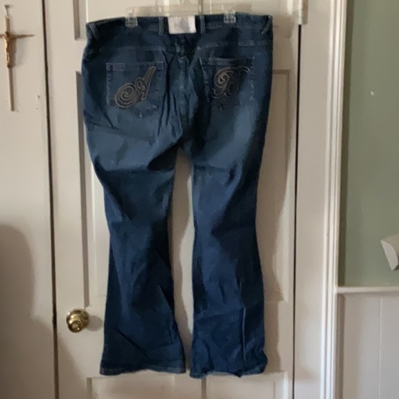 Women's 19/20 plus size Apple Bottom Blue Jeans - Picture 7 of 9